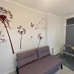 Apartment Квартира По Вул Шевченка Семицвіт , Британія, Шоколад *